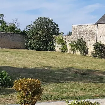 Le Bourg Alojamento de Acomodação e Pequeno-almoço 3*