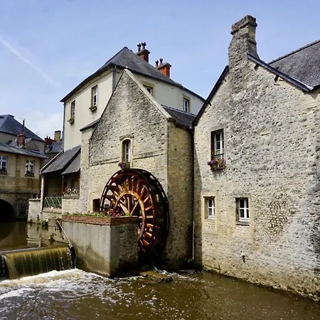 Le Bourg Asnieres-en-Bessin