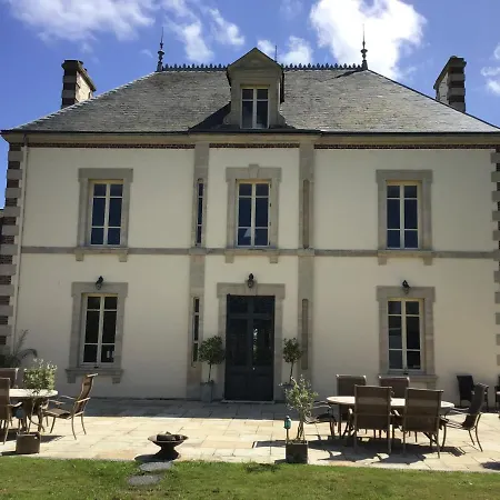 Le Bourg Couette-café 3*