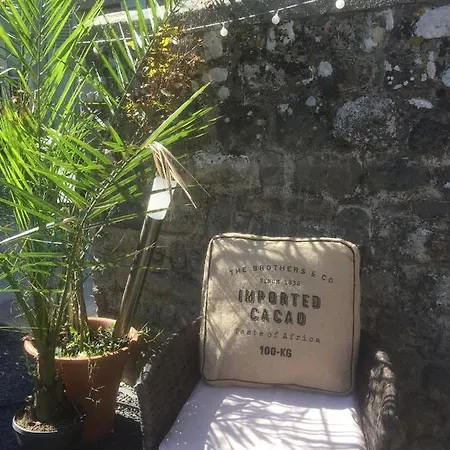 Le Bourg Alojamento de Acomodação e Pequeno-almoço 3*