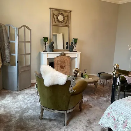 Alojamento de Acomodação e Pequeno-almoço Le Bourg 3*